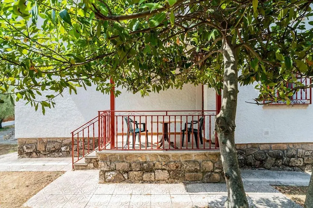 Casa Hortensia. Barbacoa en Robledo de Chavela-1