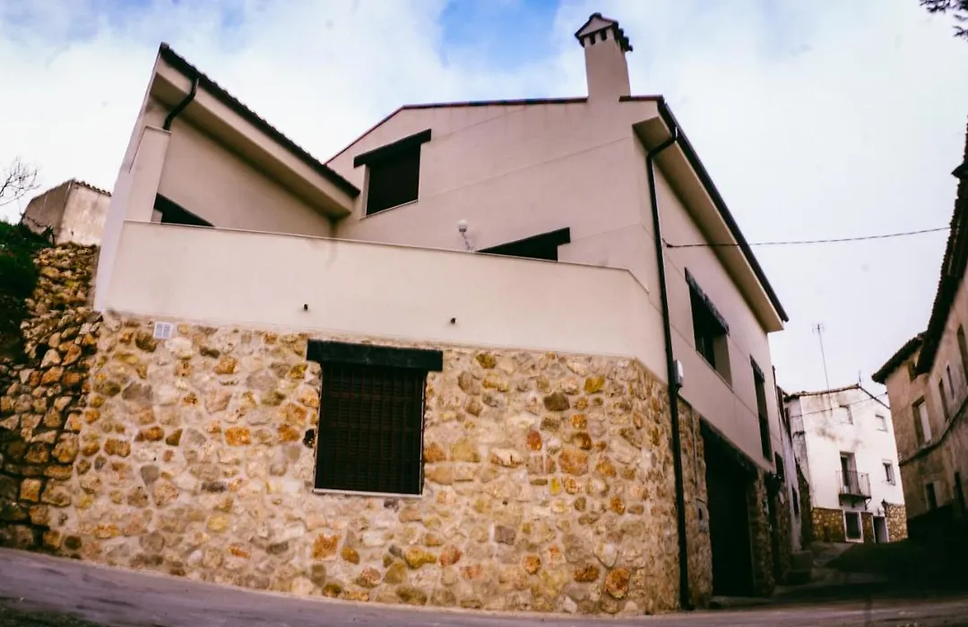 El Aprisco, con piscina climatizada en Hueva-Guadalajara-1