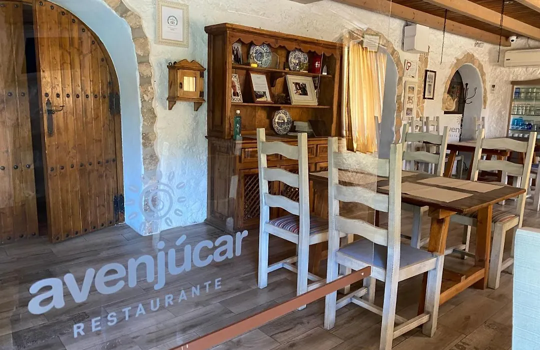 Hostal Avenjúcar-1