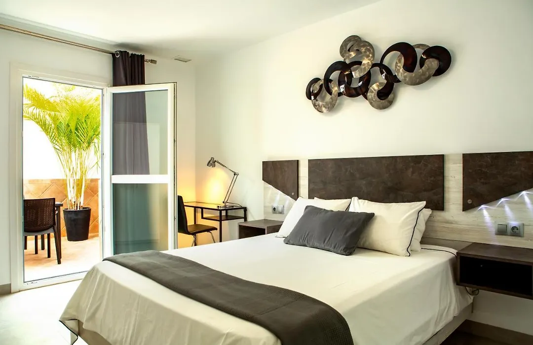Apartamentos Aponiente-1