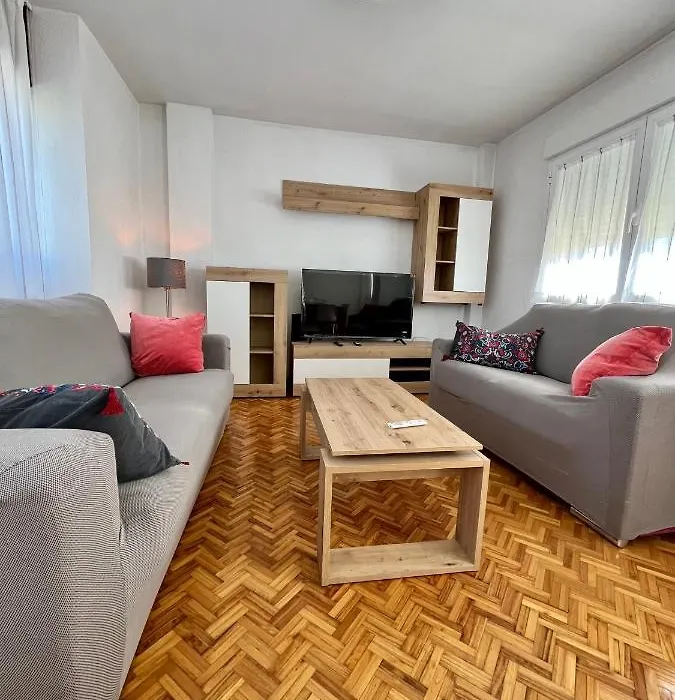 AtuaireHome Luminoso dúplex en reyes católicos con parking incluido-1