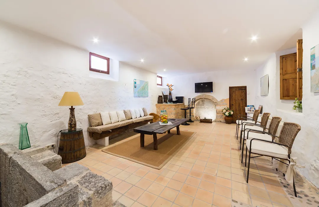 Hotel Ca'l Bisbe-1