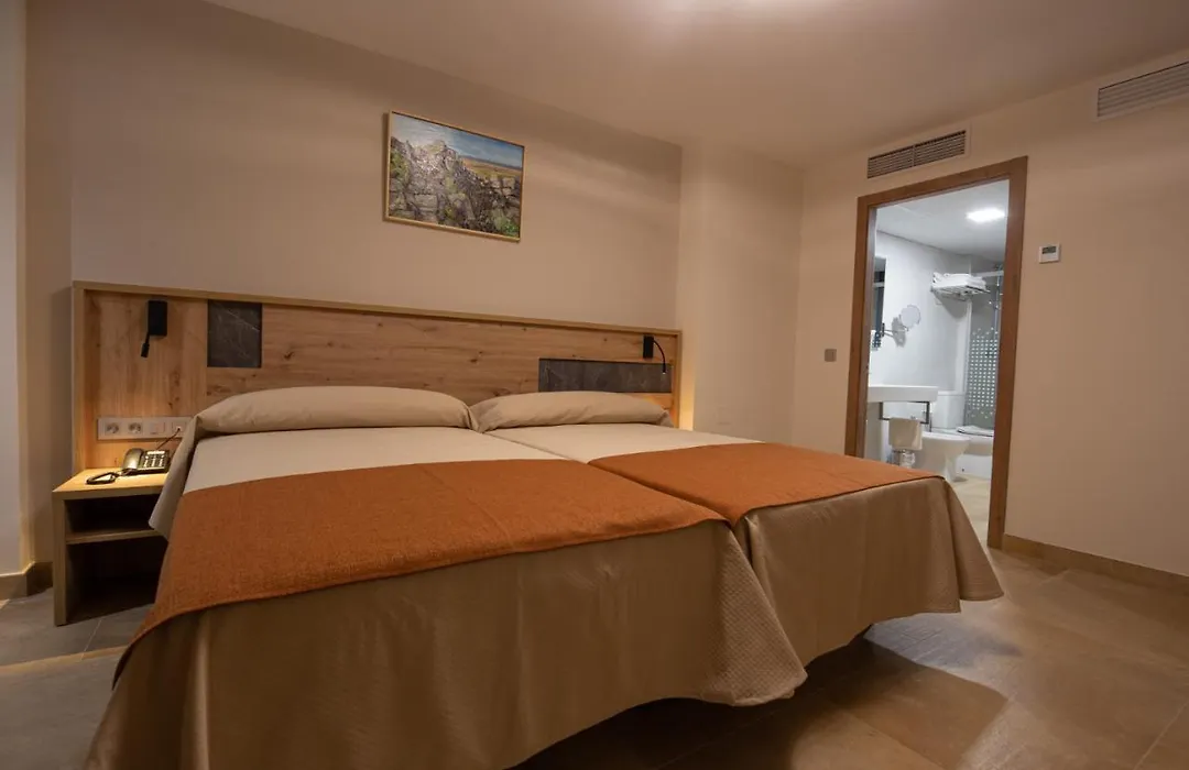Hostal Las Grullas-1