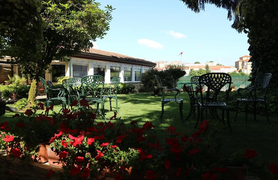 Hotel Virxe Da Cerca By Pousadas De Compostela-1