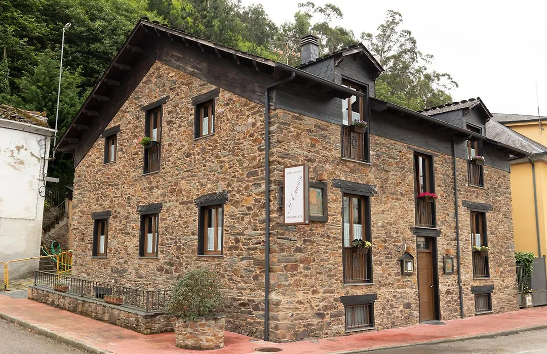 Apartamentos Turisticos A Estacion-1