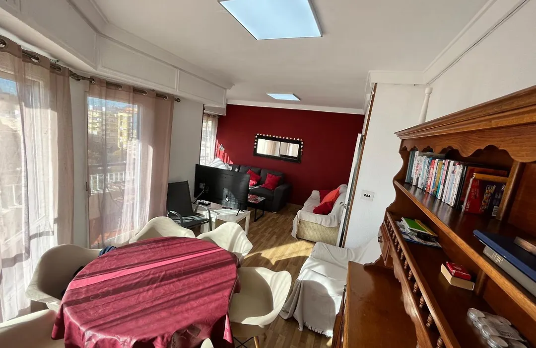 4 Bedrooms -Seneca Center Apartment-1