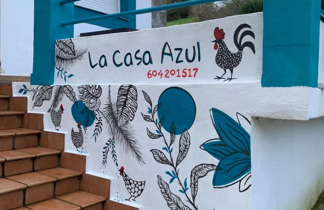 LA CASA AZUL, un oasis de calma, vistas impresionantes con PISCINA, SALTADOR, BARBACOA y acceso al río Asón-1