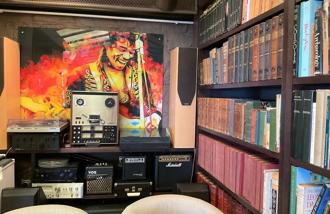 Marbella Boutique Art Suites-1