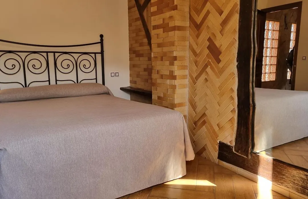 Apartamentos Rurales La Platea-1