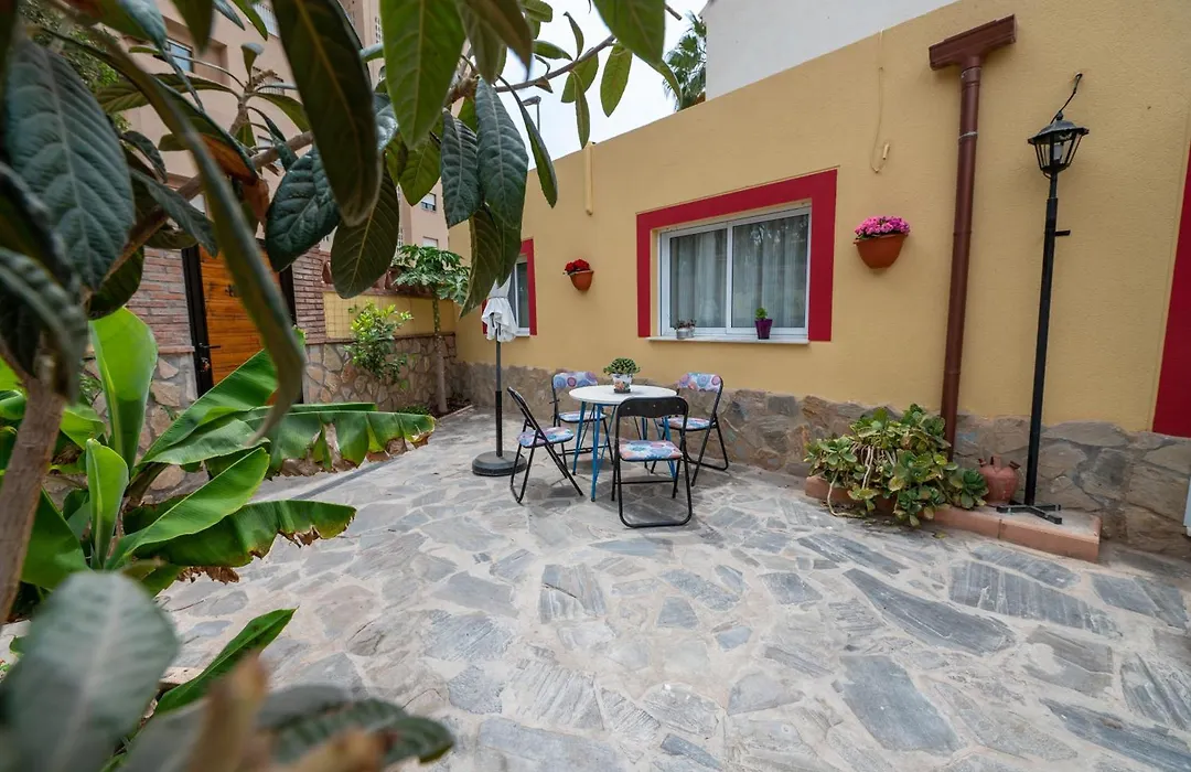 Casa La Gata Azul con jardín privado-1
