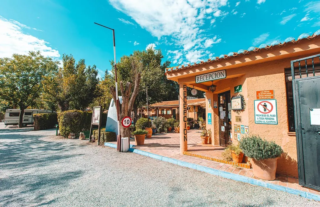 Camping & Bungalows Suspiro Del Moro-1