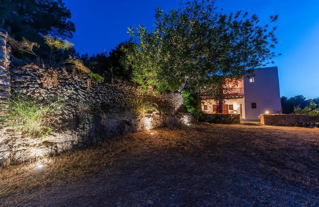 Villa con Piscina-zona muy tranquila - privacidad - sin turismo masivo-1