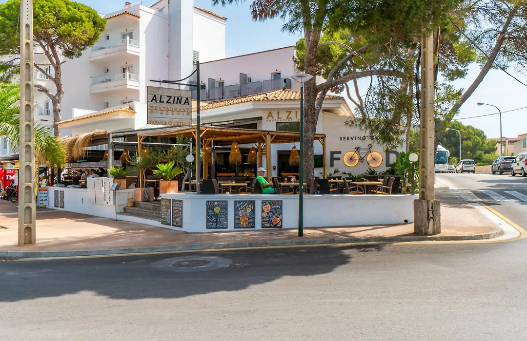 Hostal Alzina-1