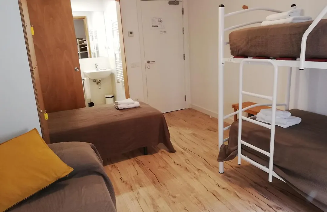 Hostel.B-1