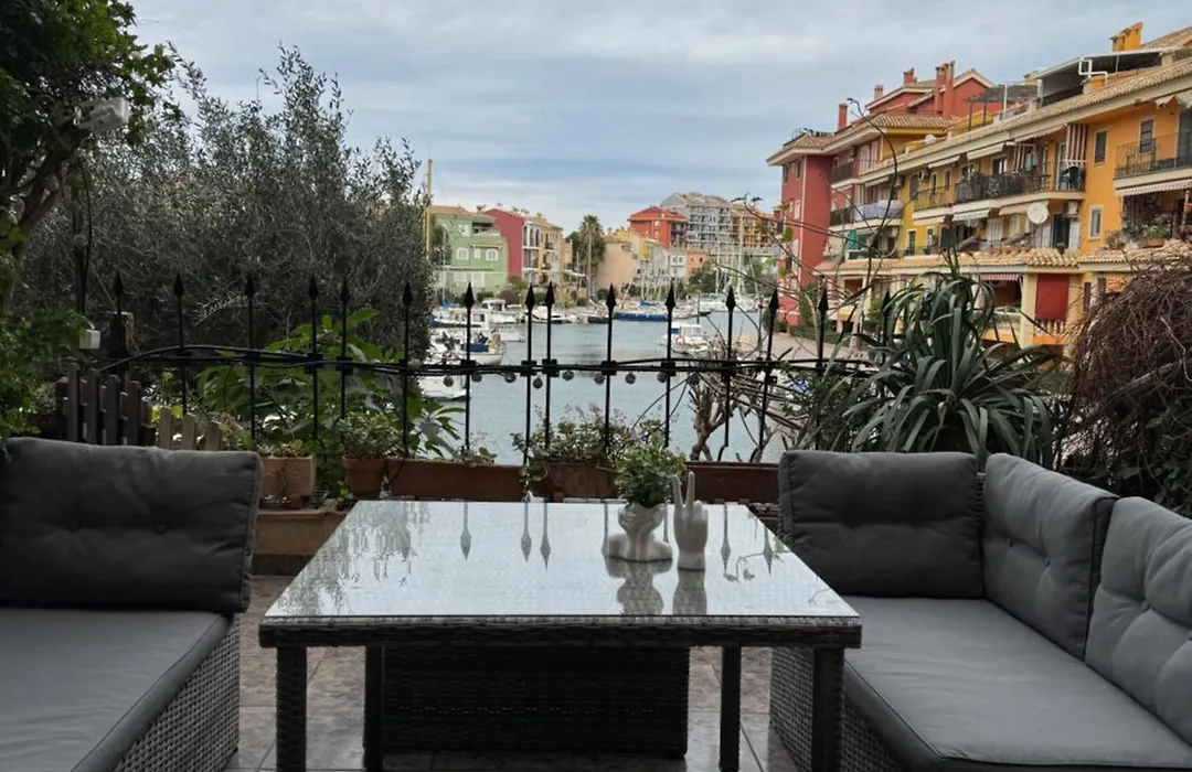 Comfortable Apartment In An Elite Area With A Beautiful Veranda-1