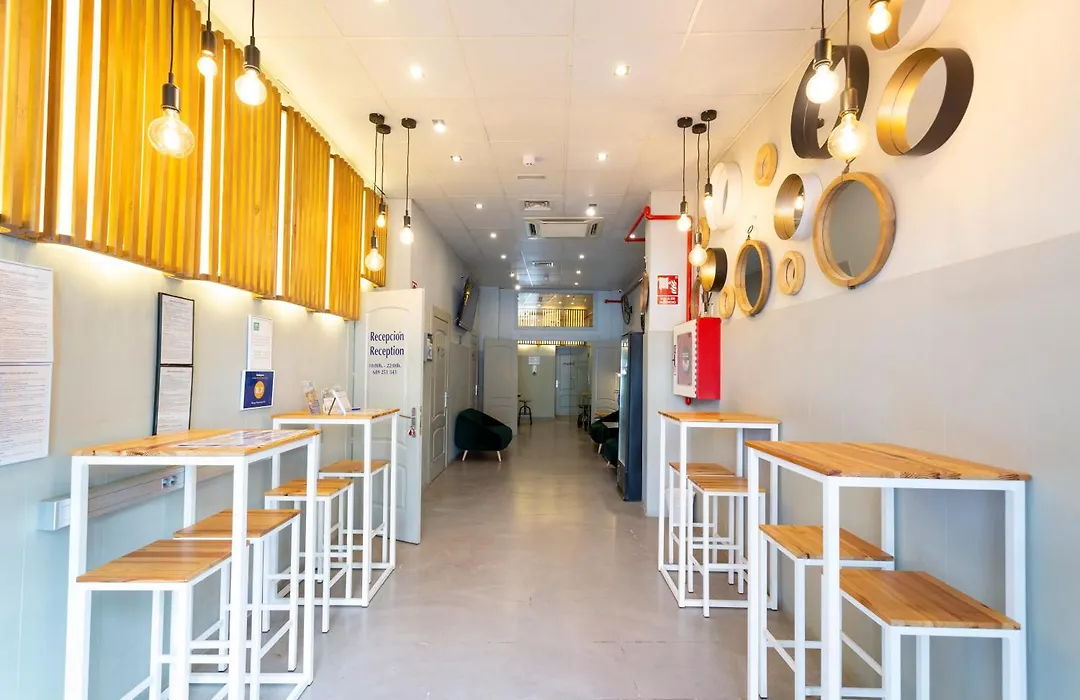 Malaga Stop Hostel Ab-1