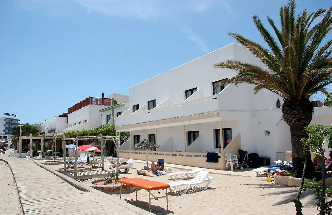 Hostal Talamanca-1