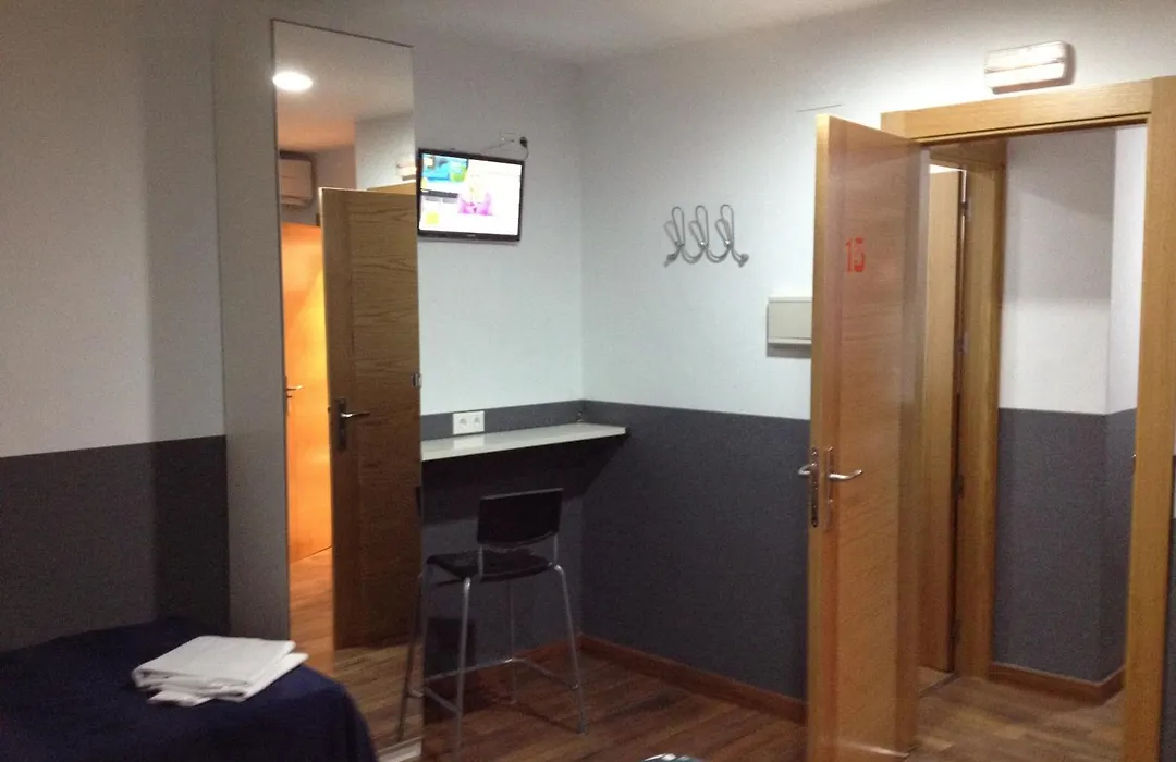 Hostal Gaudi Cuenca-1