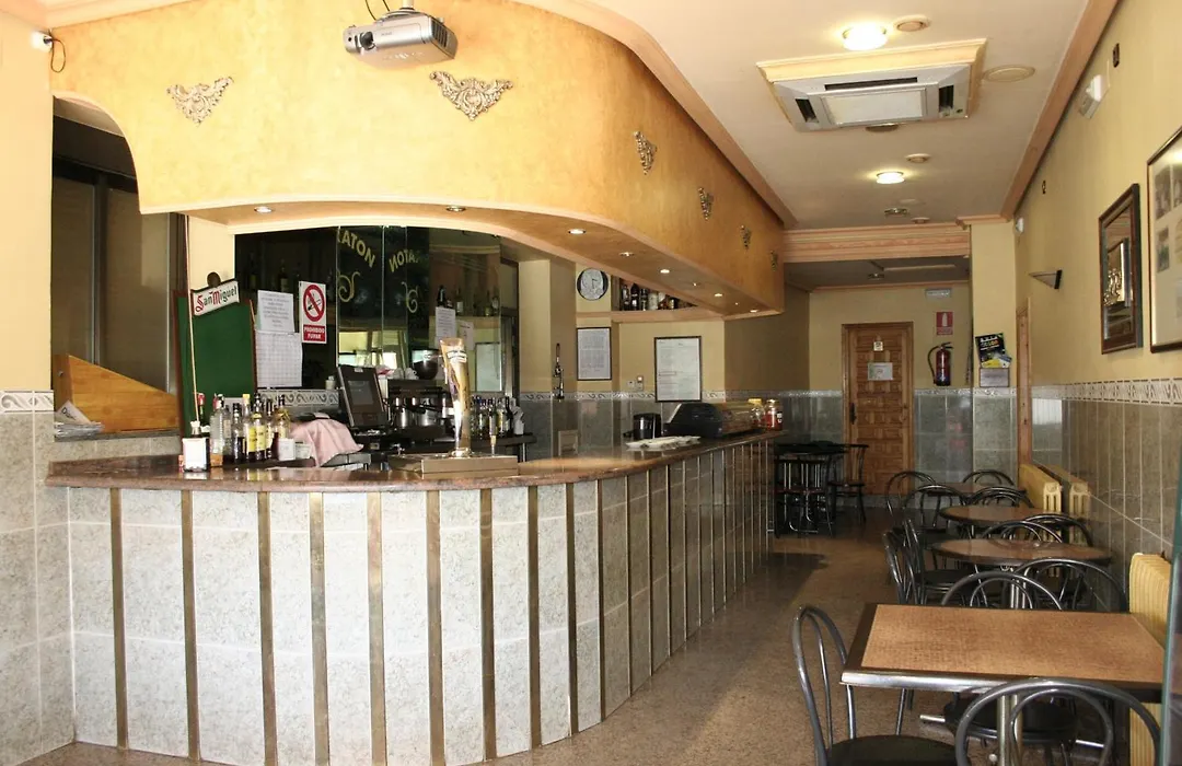 Hostal Restaurante Raton-1