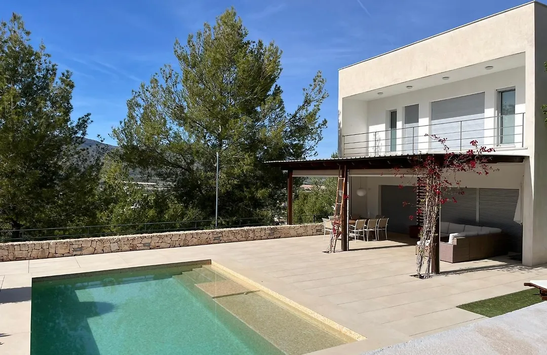Villa Aldora. Villa Con Piscina En Moratalla-1