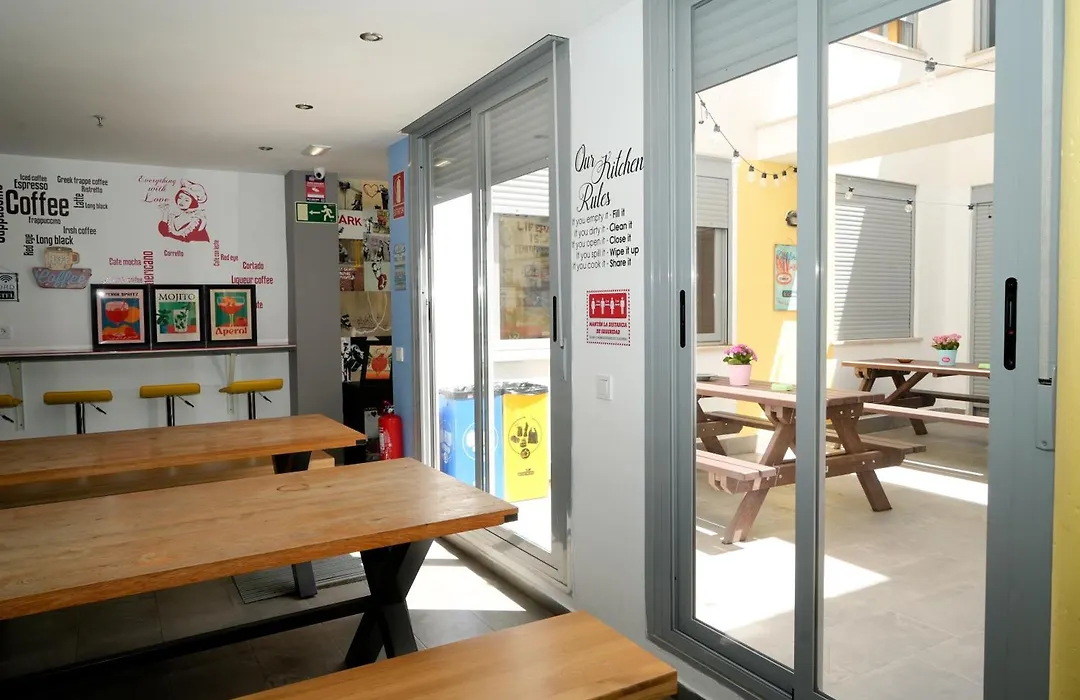 New Art Beach Hostel- Albergue Juvenil-1