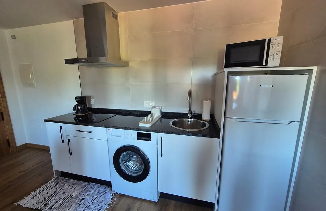 Hostal Rio Almar-1