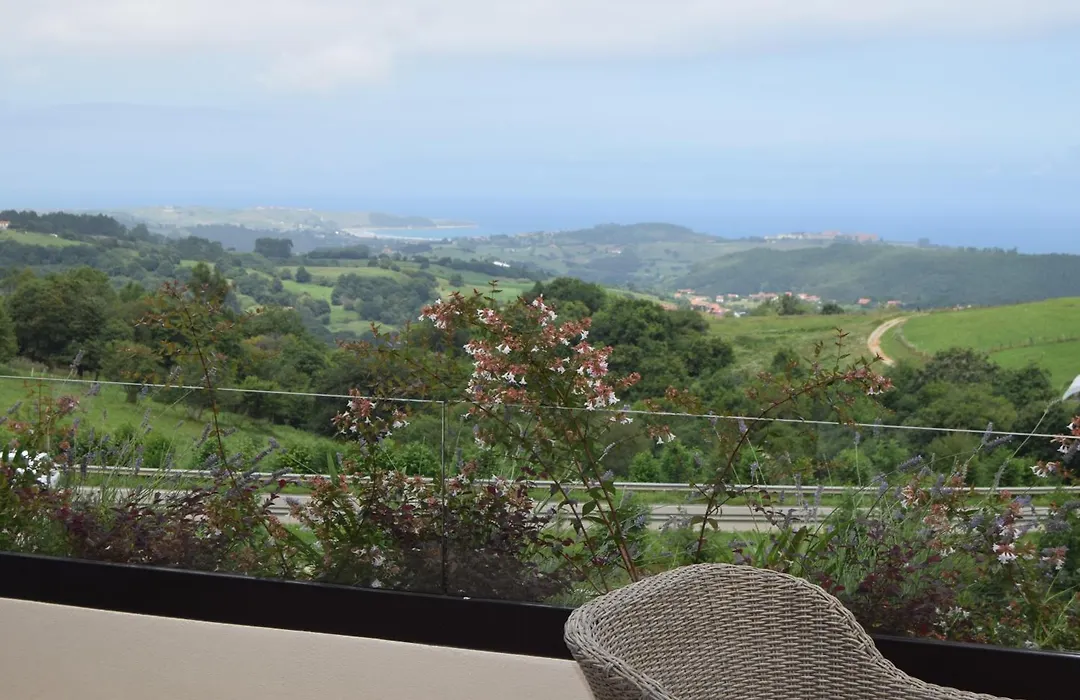 Vistas al mar y con jardín - Casa Abelia-1