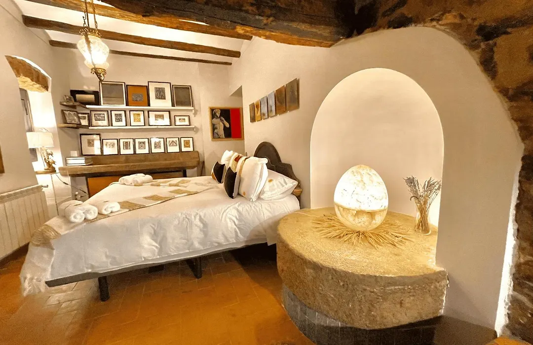 Masia de Queralt Luxury Casa Rural Spa y Vistas-1