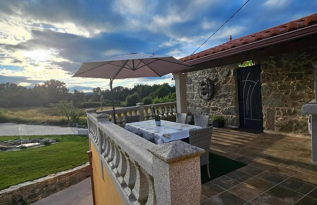 As Penedas, Casa dos Arcos-1