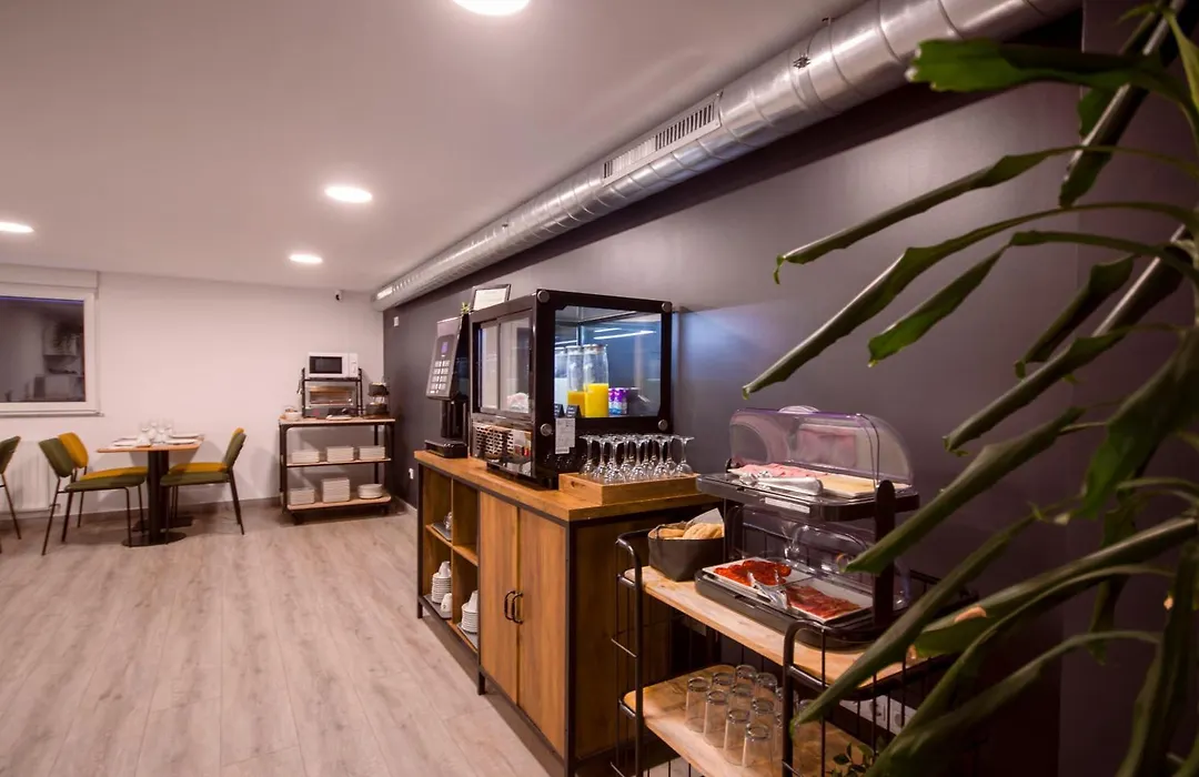 U-Hotel Dario Lugo-1