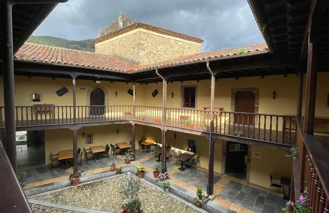 Hotel Castillo Valdés Salas-1