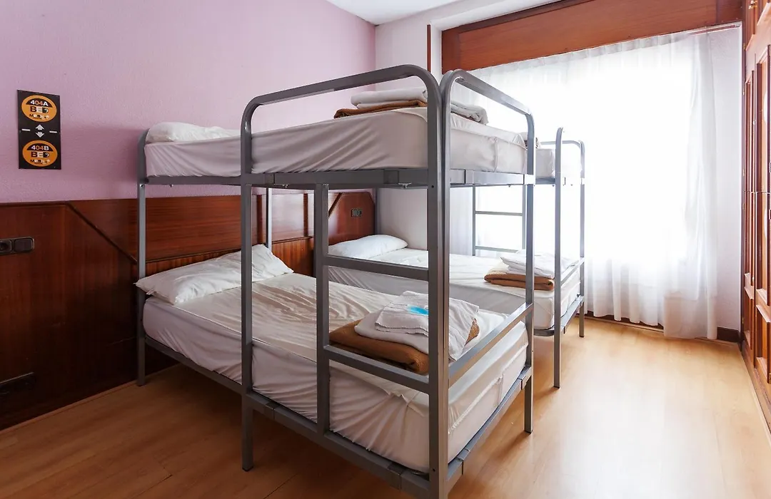 Moon Hostel Bio-1