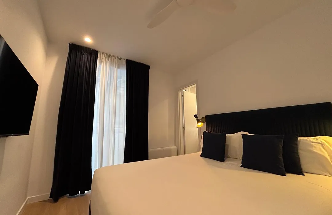 Arenal Rooms Bilbao-1
