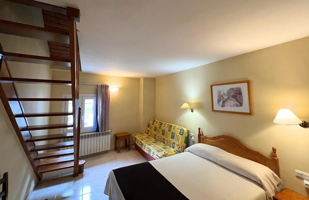 Hotel Joan Canejan-1