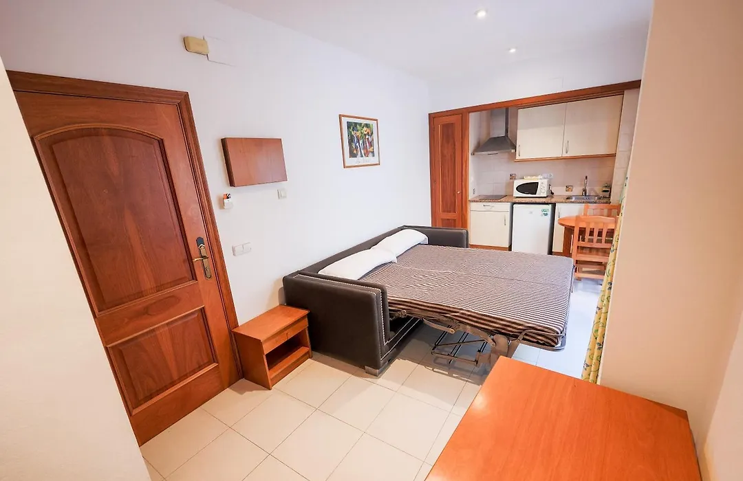 Apartamentos Royal-1
