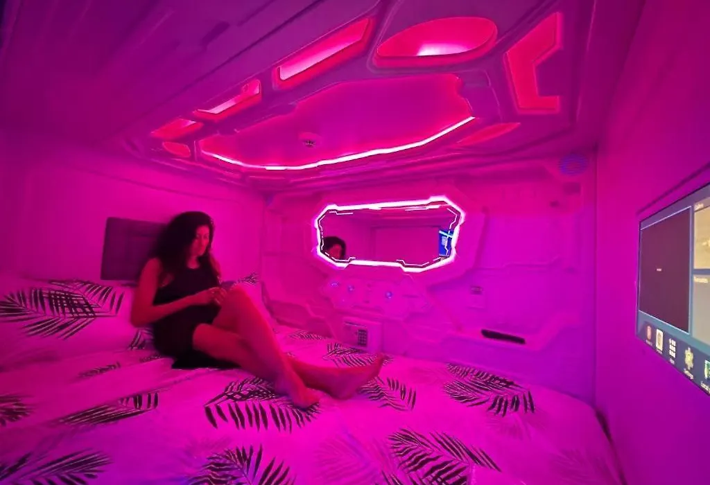 Good Vibes Only Capsule Hostel Malaga-1