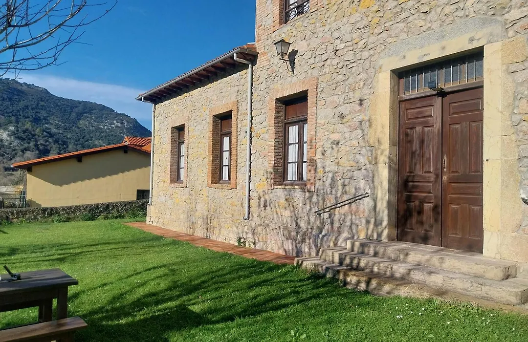 Apartamentos Rurales La Escuela-1