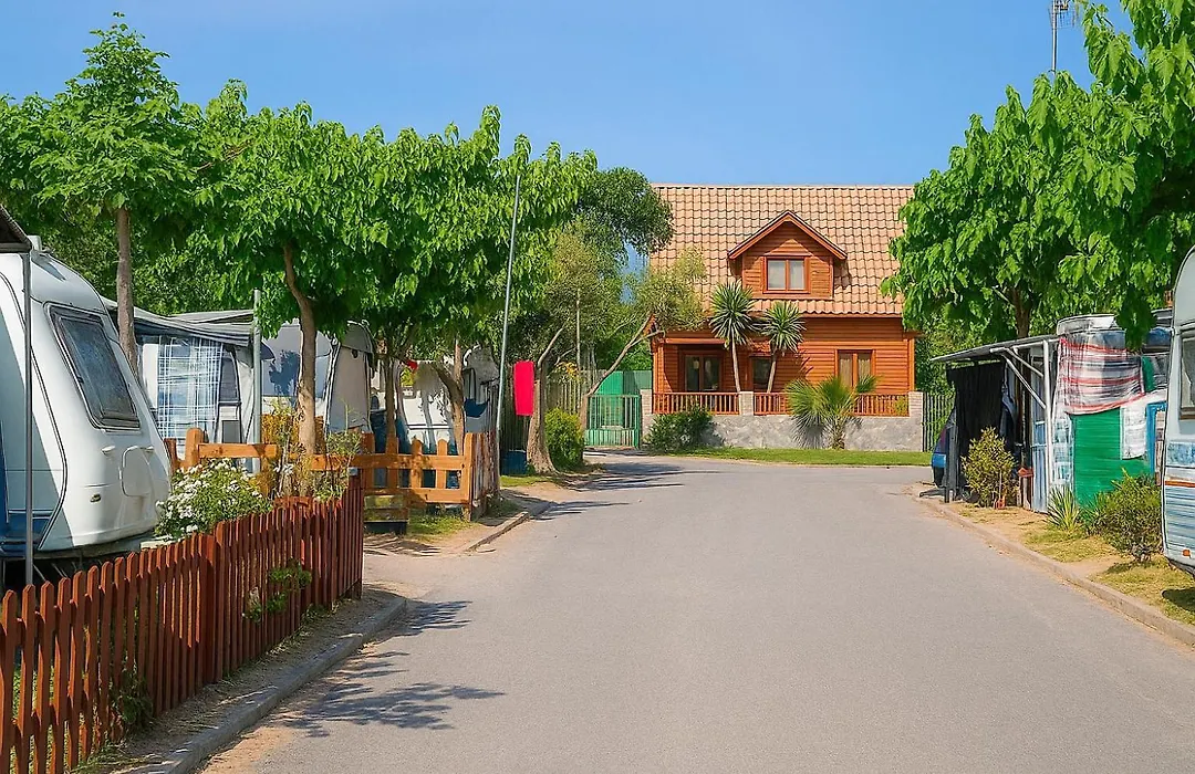 Arc De Bara Camping & Bungalows-1