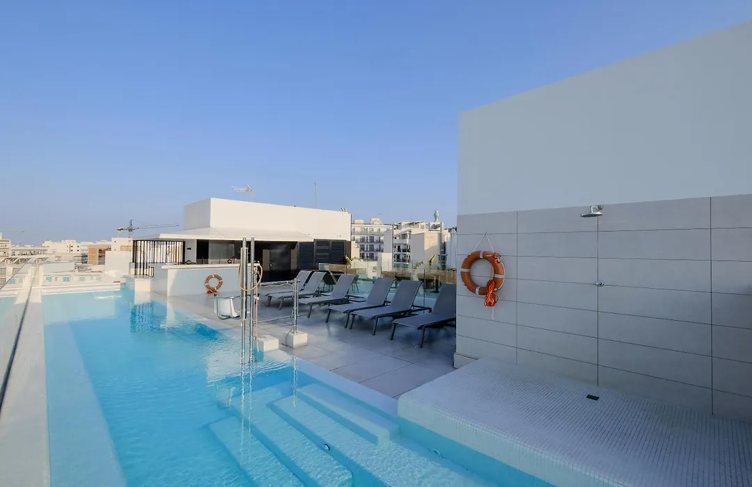 Azuline Hotel M-1