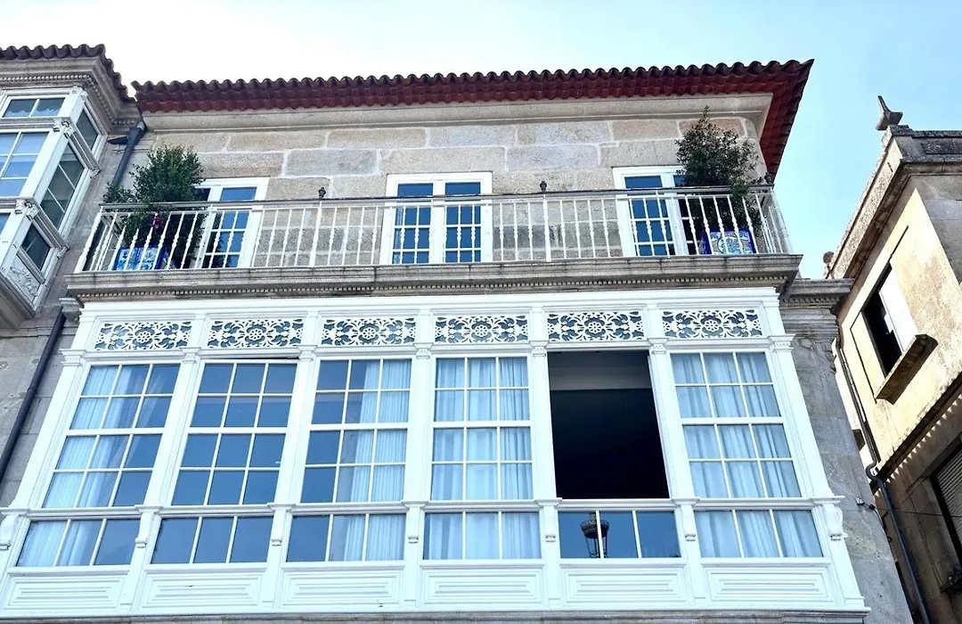 Holibai, Solpor, Ap boutique frente paseo marítimo, Baiona-1