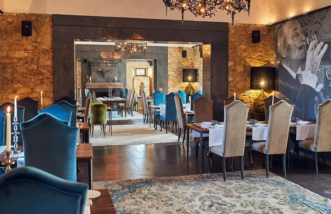 Hotel Castell D'Emporda-1