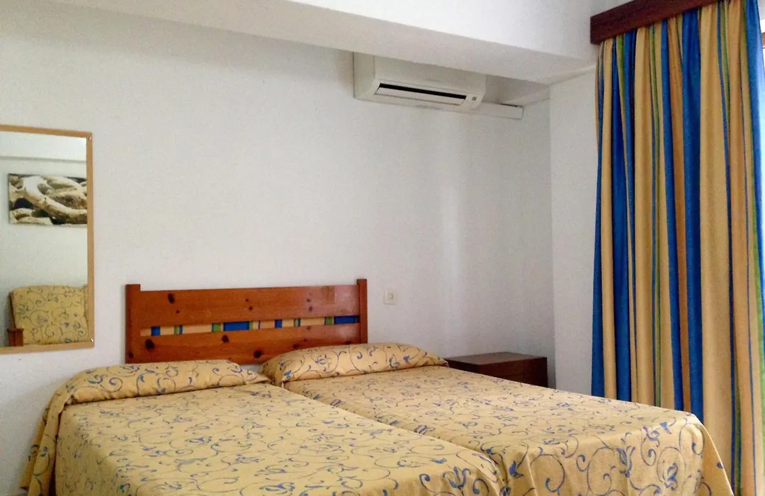 Apartamentos Llevant-1