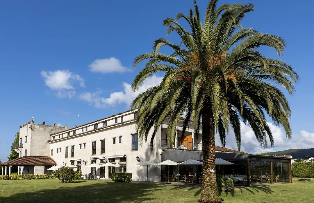 Parador De Tui-1