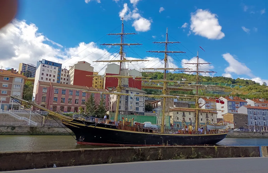 Hotel Ria de Bilbao-1
