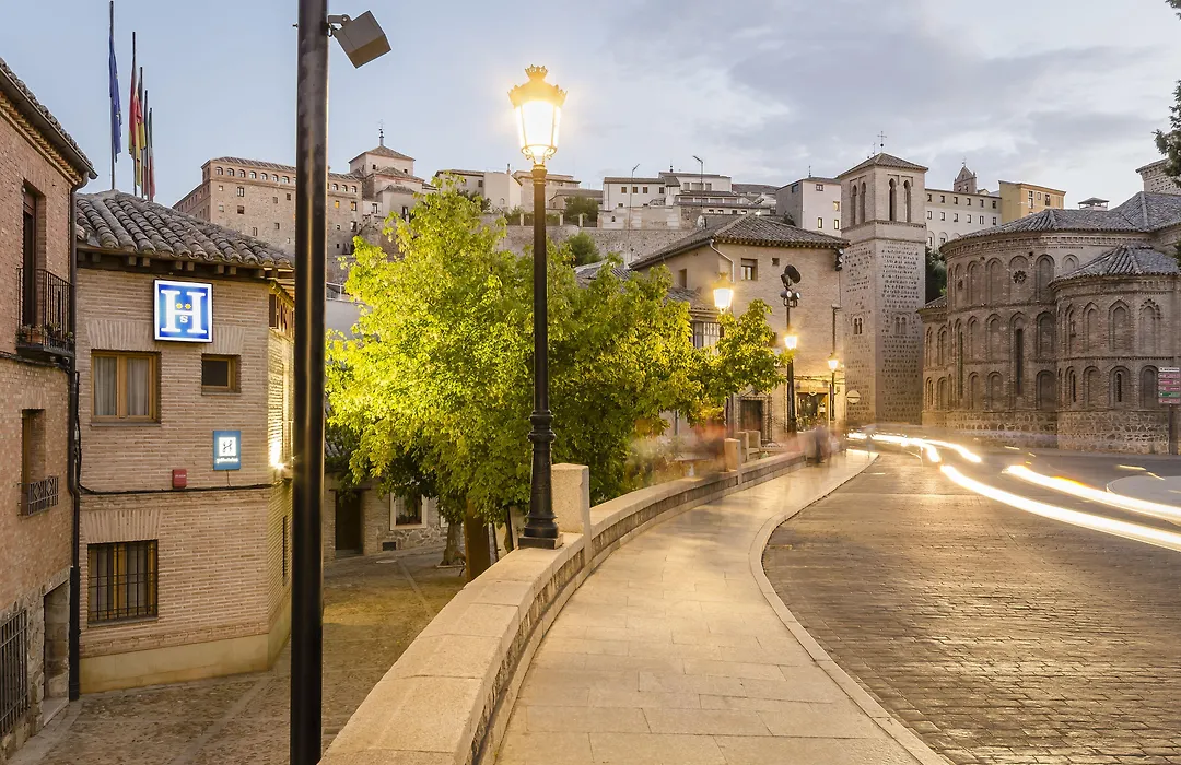 YIT Puerta Bisagra-1