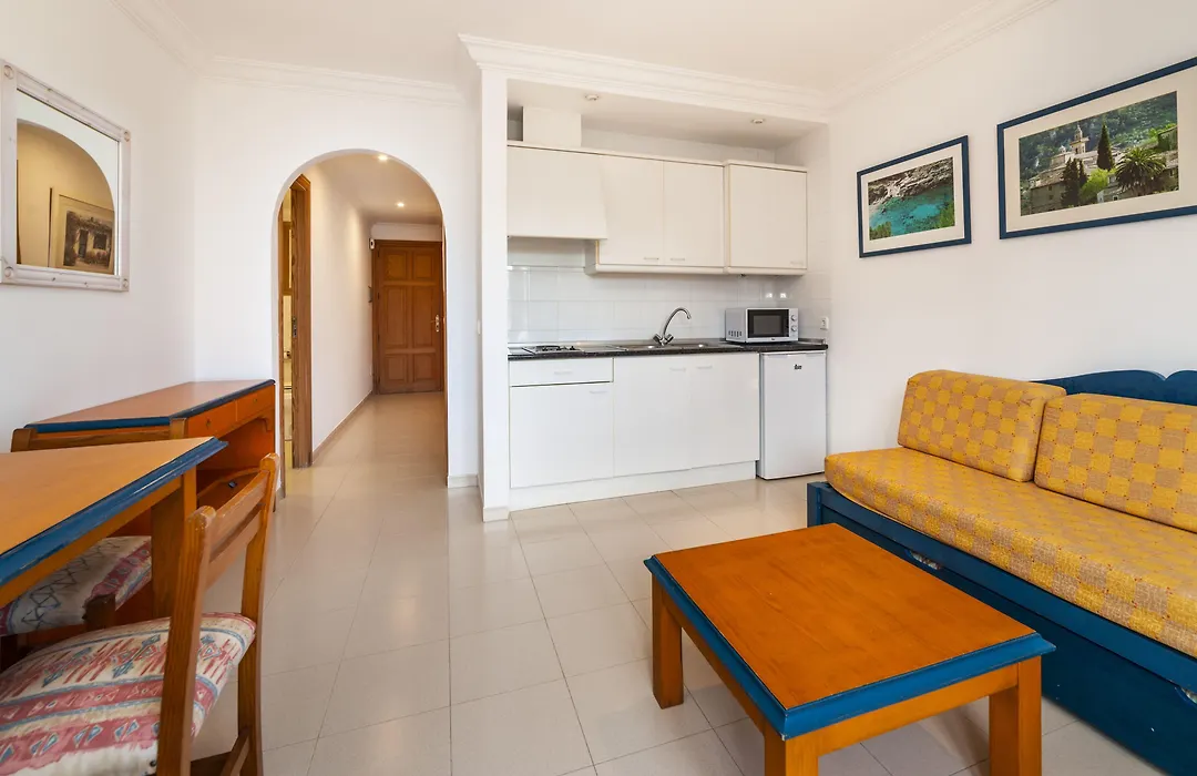 Apartamentos Charlys Can Picafort-1