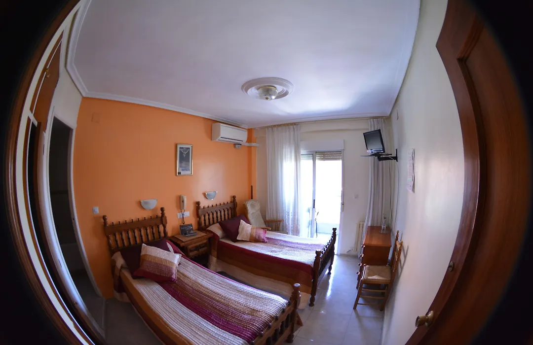 Hostal Ramón y Cajal-1
