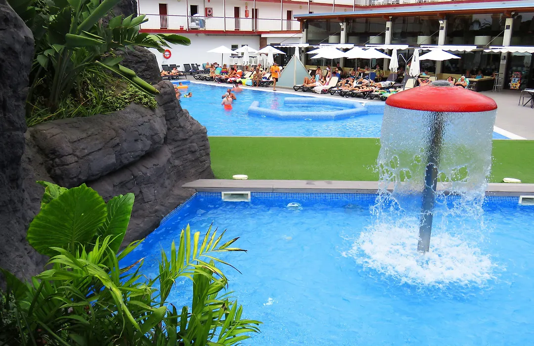 Hotel Papi-1