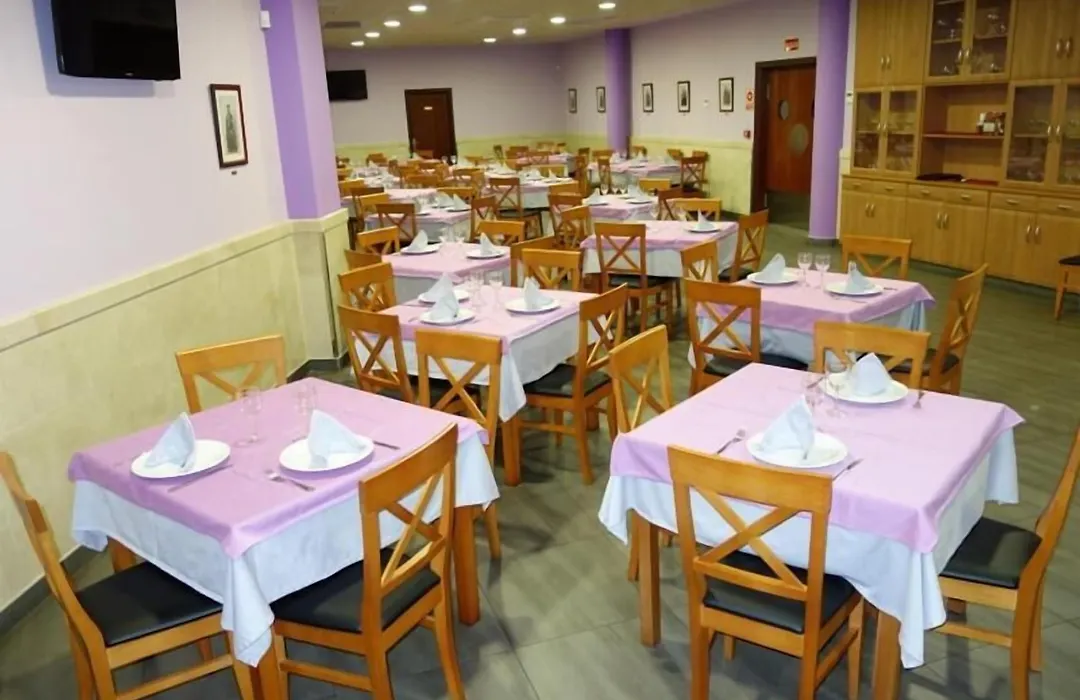Hotel Reyes De León-1
