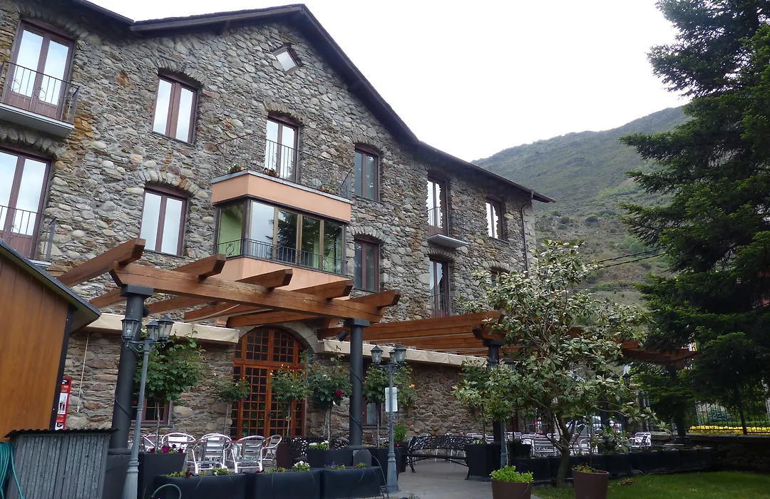 Hostal Vall D'Aneu By Arcas & Sambola-1